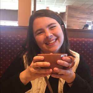 Meet your Posher, Laura